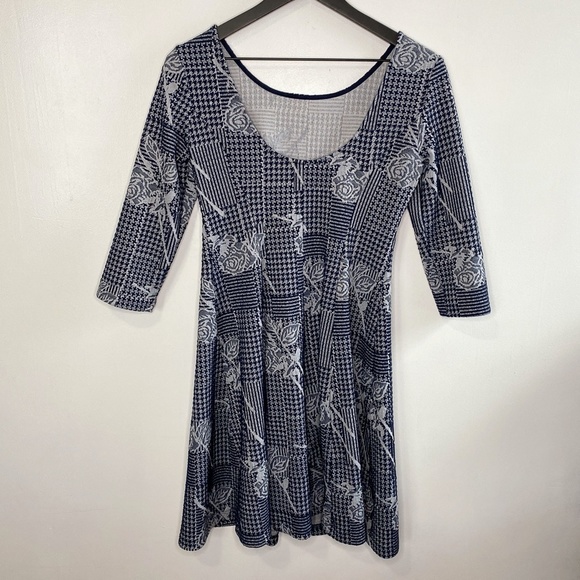 ModCloth Houndstooth Floral Rose Half Sleeve Dress - Picture 5 of 6